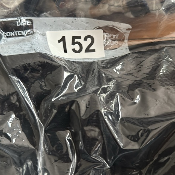 Automet women’s medium black tank top - Picture 5 of 5